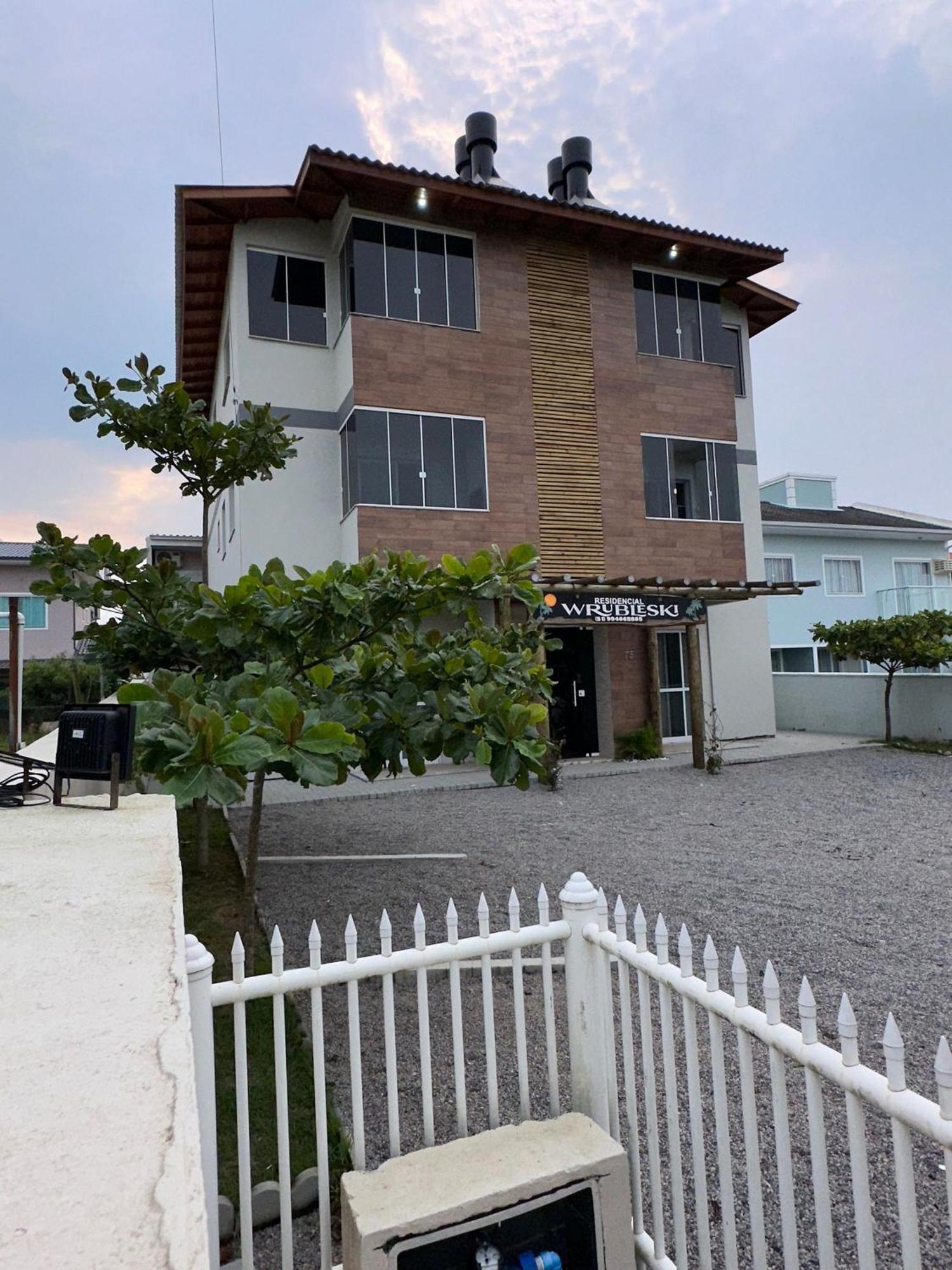 Residencial Wrubleski Sc Pinheira Esterno foto